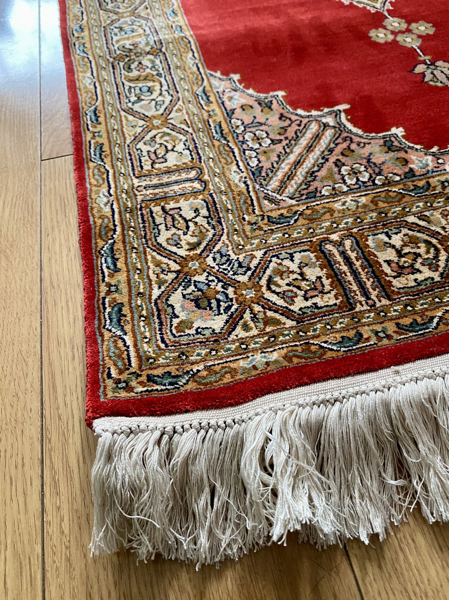 Hand knotted Kashmir Silk Rug
