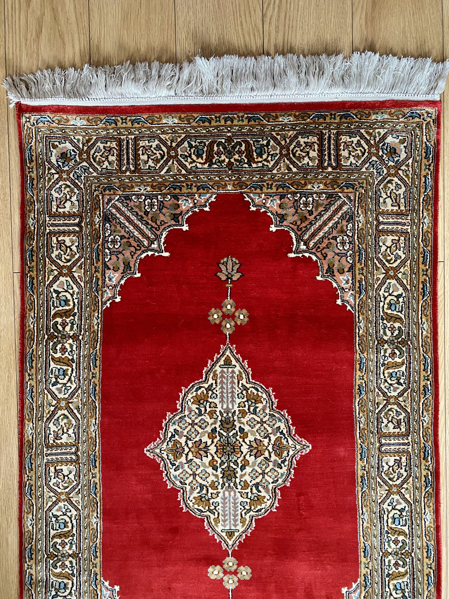 Hand knotted Kashmir Silk Rug