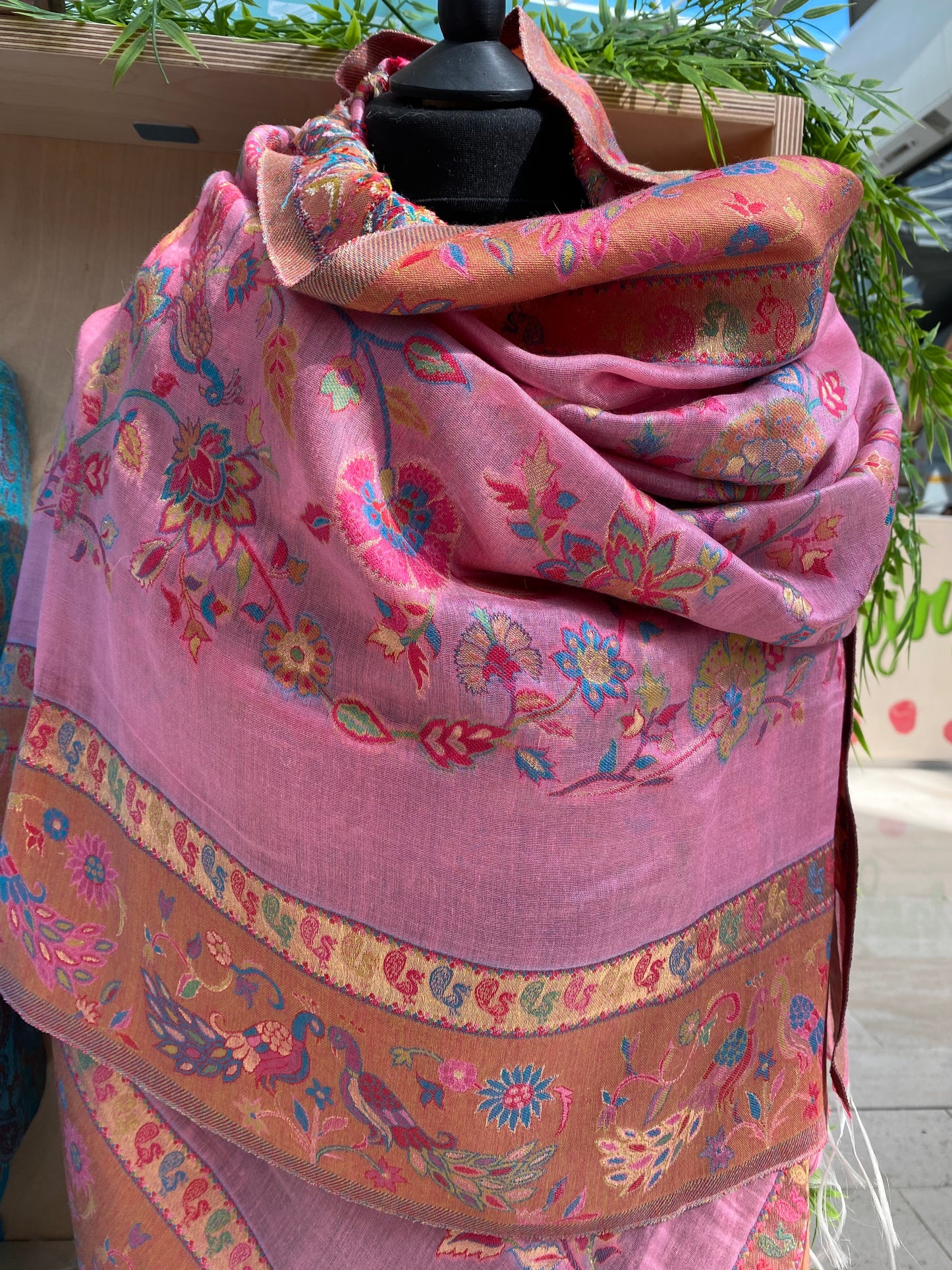 Kani Design Silk Saree Shawl in Pink Flower pattern with Gold thread work