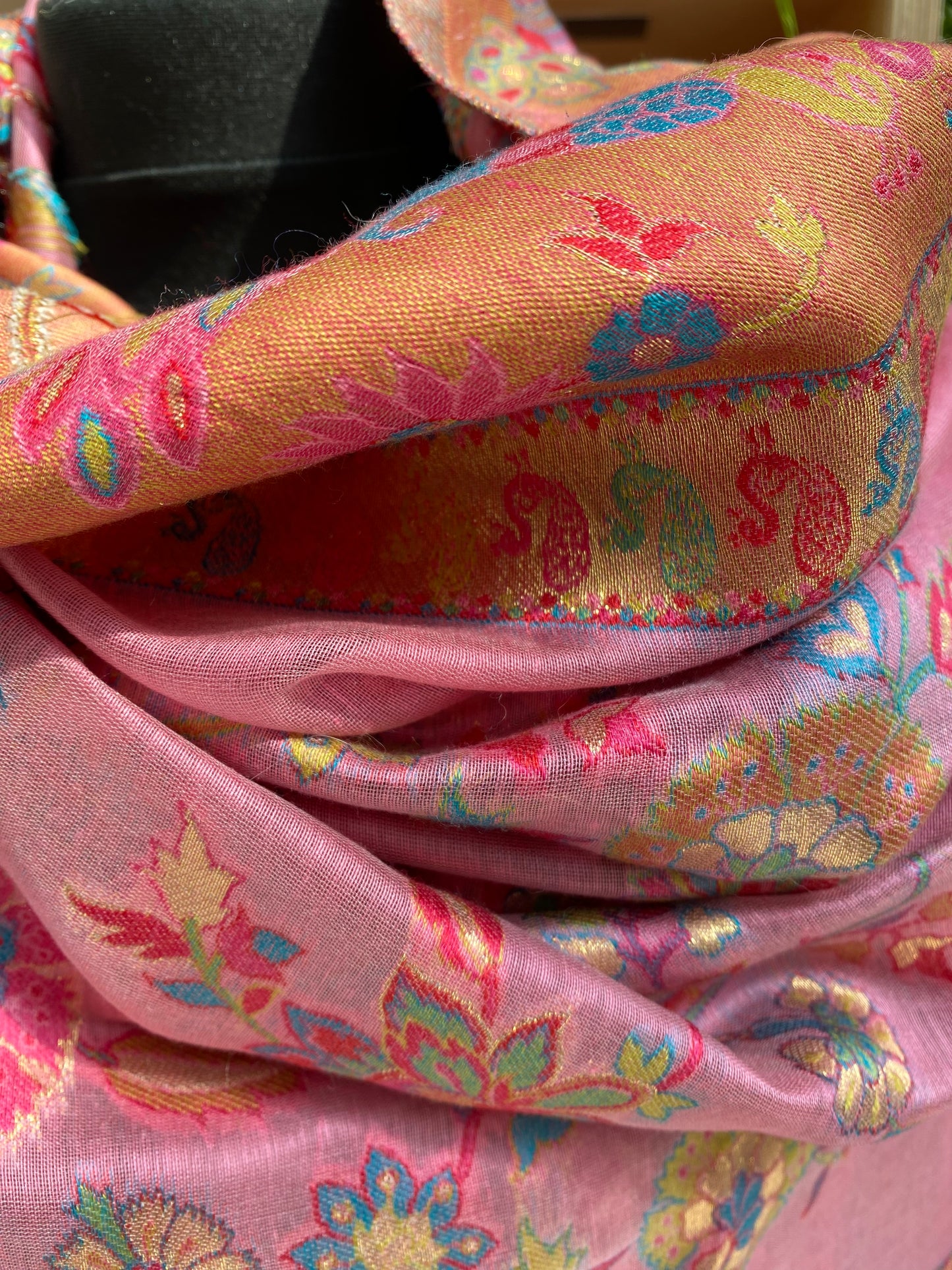 Kani Design Silk Saree Shawl in Pink Flower pattern with Gold thread work