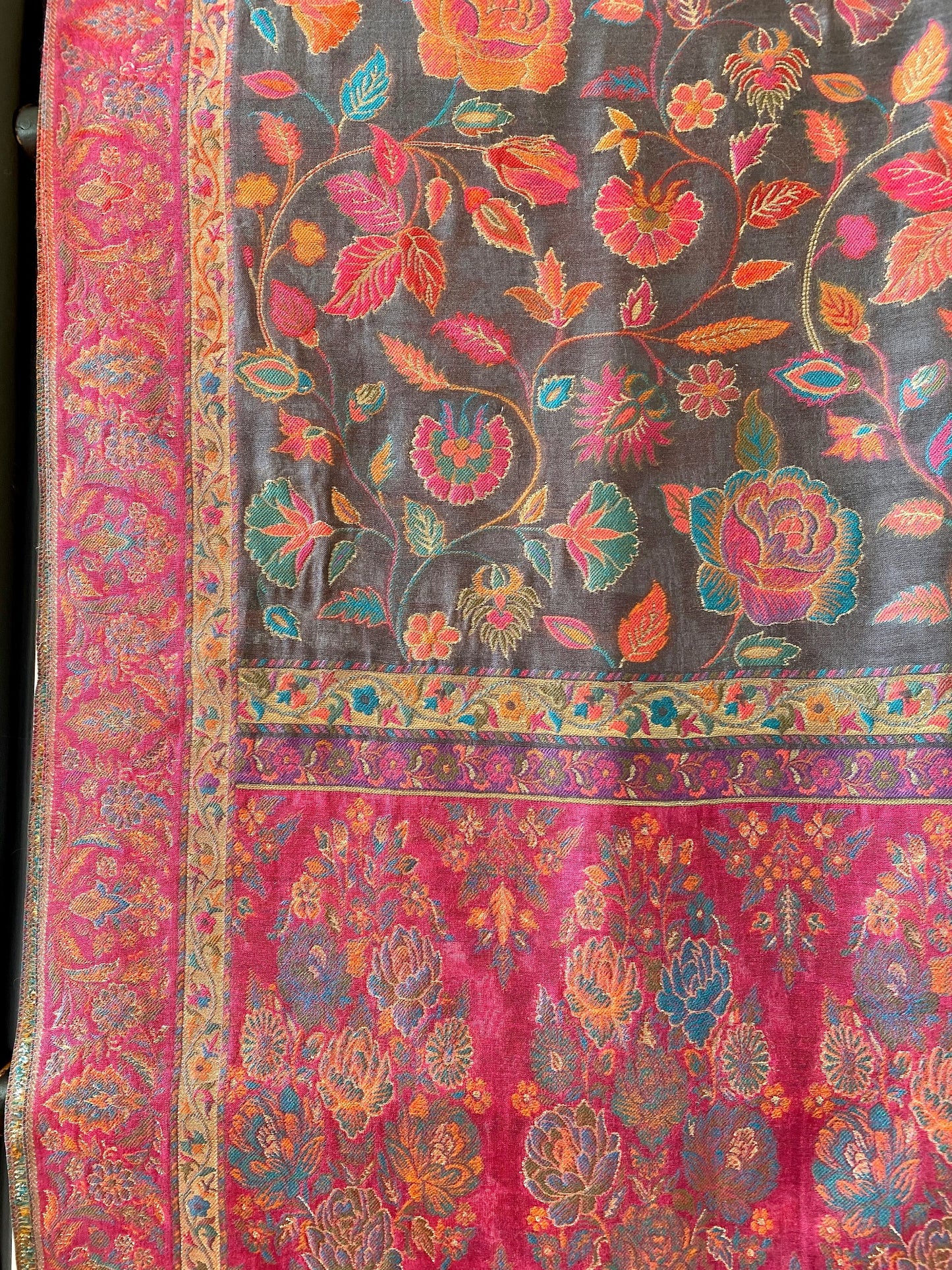 Kani Design Silk Saree Dark Grey with Dark Shocking Pink with Flower Pattern Shawl